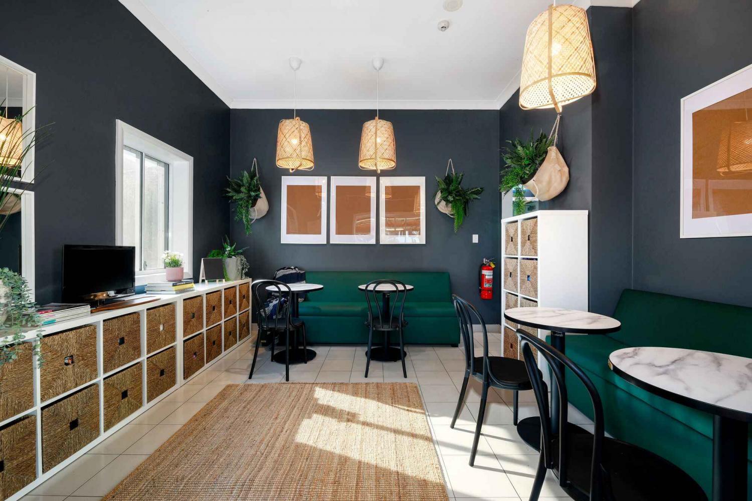 House (Boarding) - Kensington