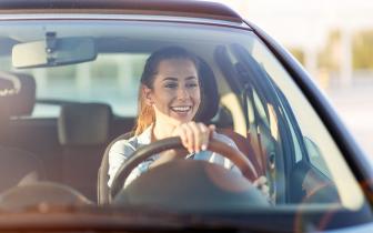 Therapist in a car driving
